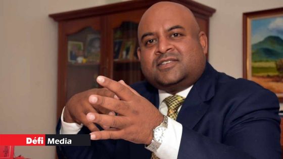 Contestation de la carte d'identité biométrique nationale : Me Dulloo retire sa plainte 