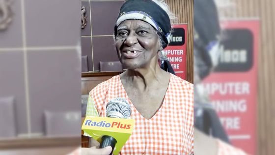 Une habitante de Rivière-des-Anguilles apprend l'informatique à 82 ans