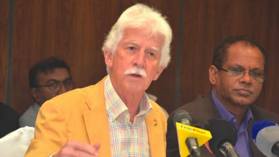 Heritage City: Paul Bérenger retire sa PNQ