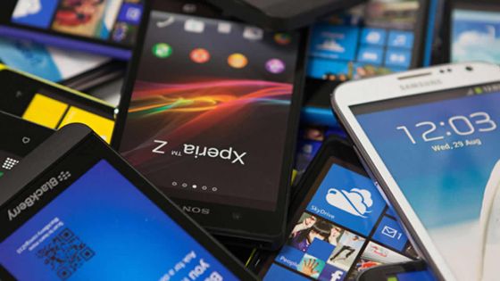 Téléphonie mobile : les importations baissent alors que le nombre de lignes augmente