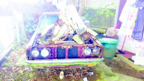 La police de l’environnement alertée : plainte contre un locataire à cause de son tacot