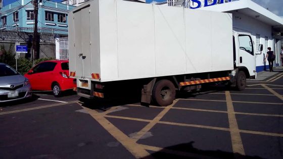 À l’hôpital de Candos - Non-respect des lignes jaunes : carton rouge pour les automobilistes