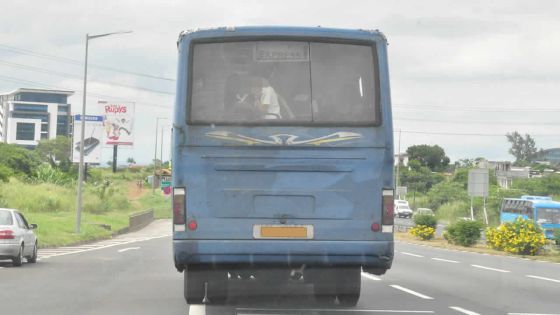 Vans «marron» : la CNT enregistre des pertes de Rs 4 millions par mois 