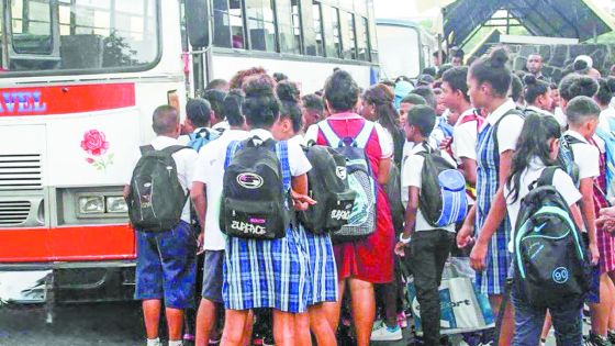 Pass validé, accès refusé - Le paradoxe des bus gratuits : l’indifférence des opérateurs en fin de route 