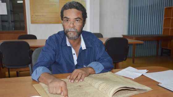 Paléographie - Emmanuel Saint-Paul : au nom de la plume