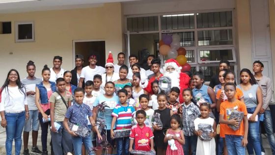Be a Santa for Needy : le Dr Régis Chaperon SSS fait le bonheur des enfants de Ti Rayon Soleil