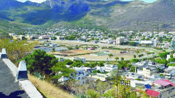 Projet de parking au Champ de Mars : des résidents des alentours demandent au lord-maire de revoir sa décision