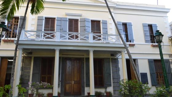 Paul Bérenger invite le PM à quitter son poste