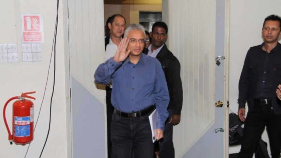 Allégations de Peroomal Veeren : «Une blague de mauvais goût», réplique Pravind Jugnauth