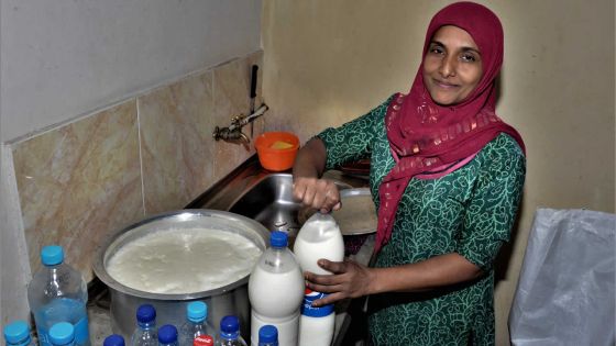 Élevage : mère et fils unis par le travail de la ferme