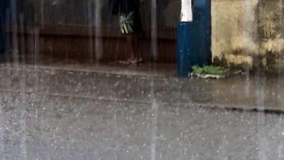 À Chebel : des drains obstrués après des travaux d’asphaltage