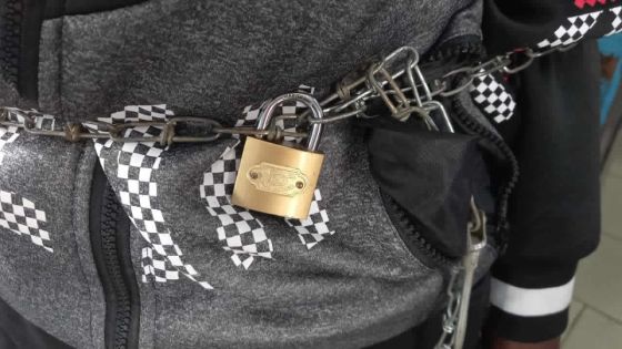 Triolet : enchaîné et enlevé, il saute de la voiture pour fuir