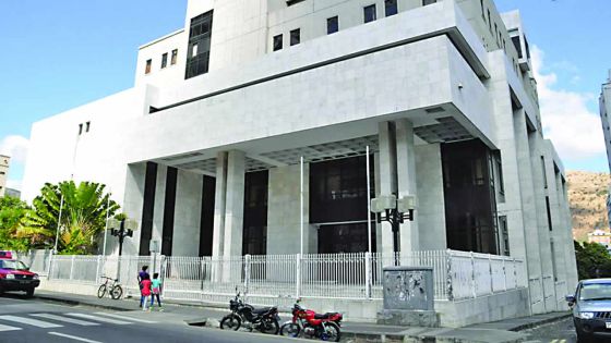 En Cour intermédiaire : Rs 15 000 d’amende pour agression d’un policier et outrage