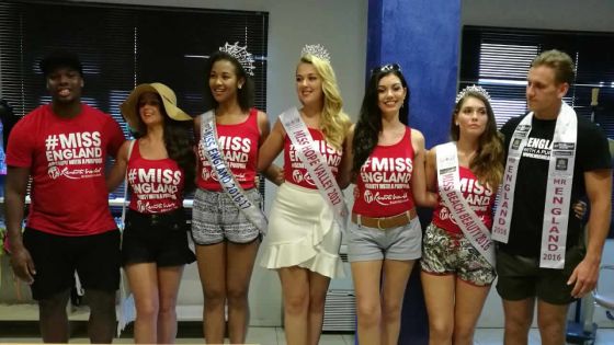 Miss et Mr Angleterre en visite à Maurice