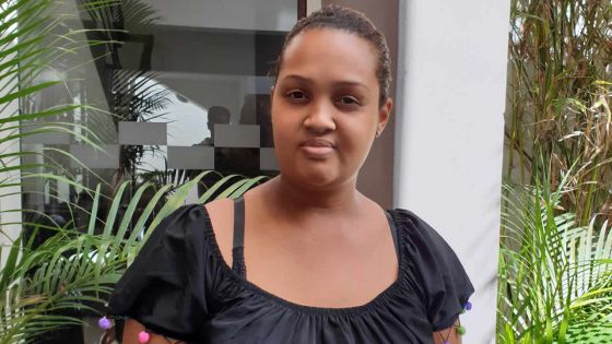 Demande d’emploi : une mère célibataire cherche du travail comme femme de ménage