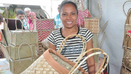 Fabiola Marius, fabricante de ‘tentes vacoas’ : un art transmis de génération en génération