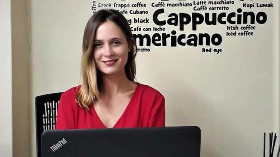 Adèle Lagesse : à 23 ans, elle nage dans les eaux profondes du marketing