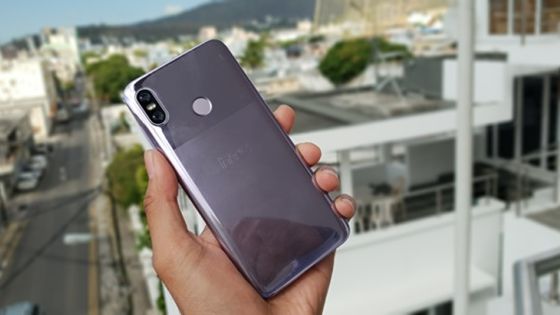 Smartphone : le HTC U12 Life a tout d’un grand, sauf le prix