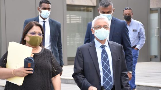 Cour suprême : la Private prosecution contre le PM gelée