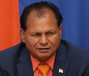 Raj Dayal hospitalisé