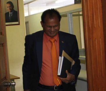 Raj Dayal : «Je n’ai rien contre Thierry Henry»