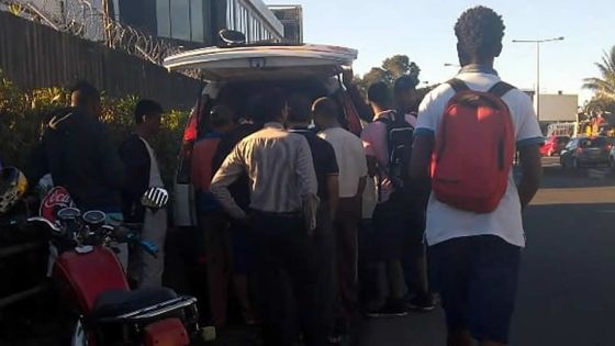 Les opérateurs de St-Pierre en colère : lorsque les marchands ambulants s’installent devant leurs commerces