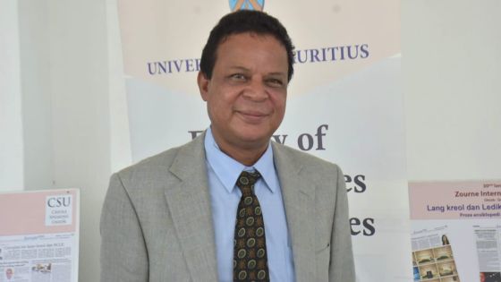 Zourne Internsional Lang Maternel 2021 - Arnaud Carporan, president de la Creole Speaking Union : «Mo pa pou konplis enn inzistis ki pe kree de kategori sitwayen»