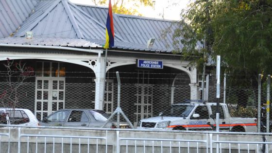 ‘Rogue and Vagabond’ : Vexé, «Zozo» insulte des policiers et est arrêté 