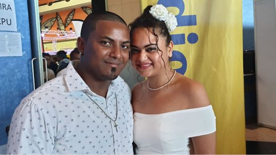 Au Salon du Déstockage à Pailles : rencontre avec un couple fraîchement marié ce matin !