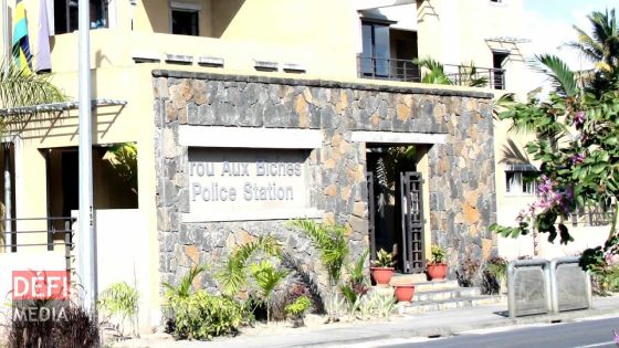 Prétendant être des clients : deux malfrats agressent le gérant d’une guest-house