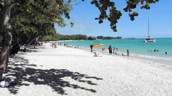 Sur la plage publique de Mon-Choisy : un sexagénaire se fait voler ses vêtements et autres effets personnels