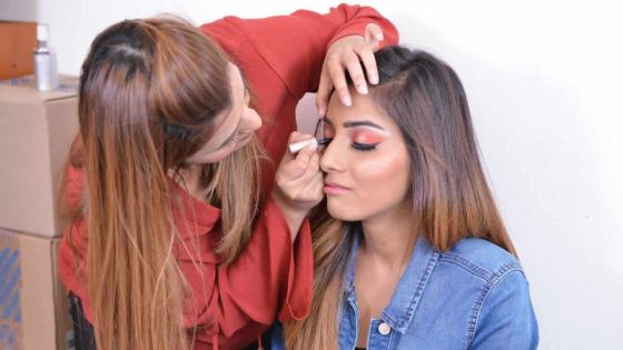 Wacila Roomaldawo : maquilleuse professionnelle aux doigts de fée