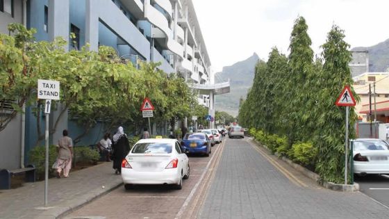 À l’hôpital Dr A. G. Jeetoo : les chauffeurs de taxi dans l’obscurité
