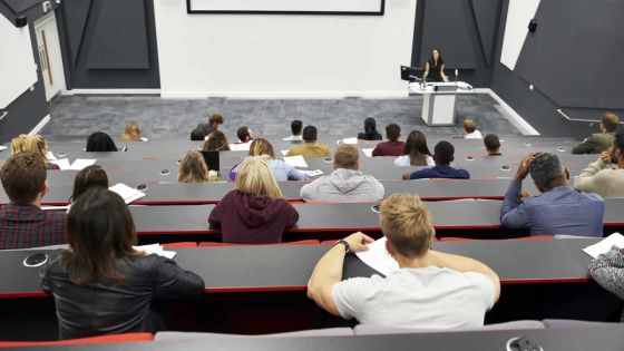 Tendance persistante : inscriptions en baisse dans les universités 