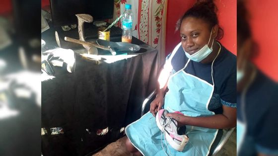 Une femme, un métier : Jenny, jeune maman et femme cordonnier