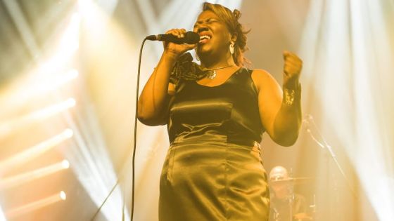 Musique : Joëlle Coret fait la première partie d’Émile et Images en Belgique 