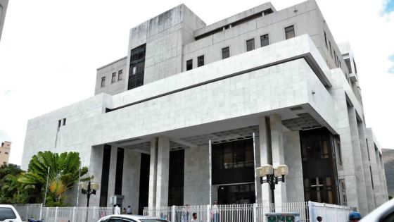 Rs 75 000 d’amende pour des SMS embarrassants