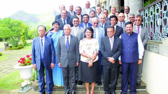 Passation des pouvoirs : une semaine politique mouvementée