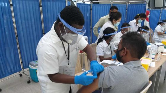 Vaccins Oxford-AstraZeneca : le bureau de l’OMS rassure sur les craintes en Europe 