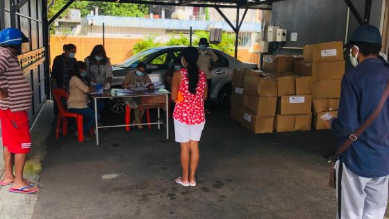 À Curepipe : distribution des vivres aux bénéficiaires du Carer’s Allowance 