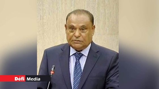 Voyages : Sooroojdev Phokeer s’explique sur les missions à l’étranger