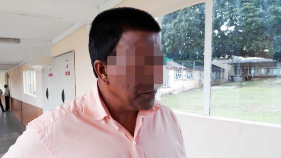 Un portail s’effondre sur une fillette de deux ans - Son grand-père : «Pa kone kot monn gayn la fors pou lev sa gro portay-la»