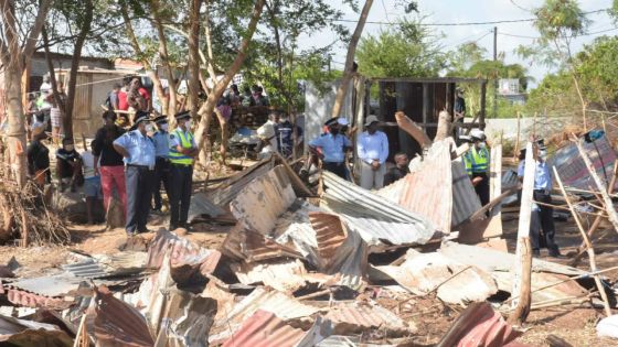 Démolition des maisonnettes illégalement construites à Pointe-aux-Sables : «La nou pena plas pou nou dormi», dit un squatter