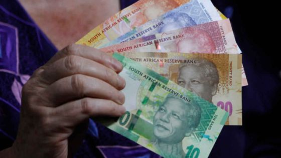 Commerce régional : le rand chute sur fond de crise politique