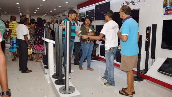 Meubles et électroménagers : les magasins font le plein de stock pour la fin de l’année