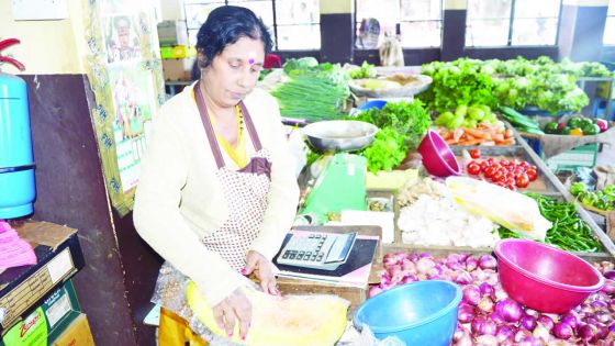 Karyen Danolutchmee : vingt ans au marché de Surinam