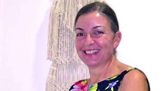 Tie the Knot with Pascale Leclezio