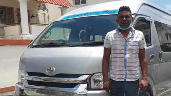 Dettes non honorées suite au confinement : son van de Rs 1,4 M sous la menace d’une saisie