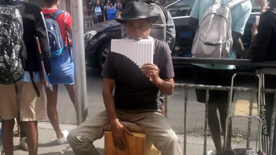 Artiste de rue : Vayoud et sa musique du coeur