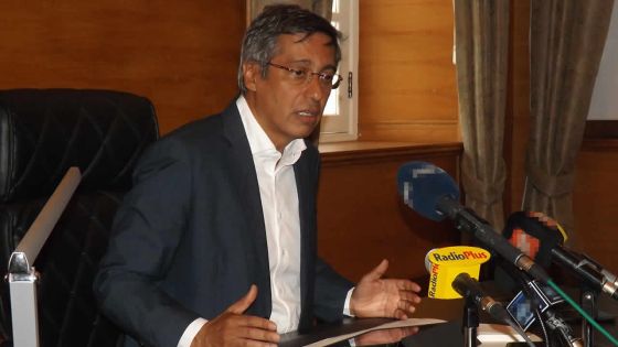 Xavier-Luc Duval nie tout contact avec Navin Ramgoolam : «Je le dis sur mon honneur»